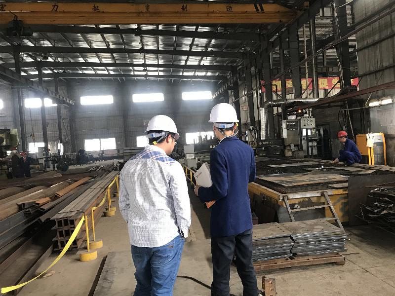 Vietnam Client Mr. Hoàng Visits Factory to Inspect Steel Structure Production Progress and Arrange Shipment for Hanoi Project